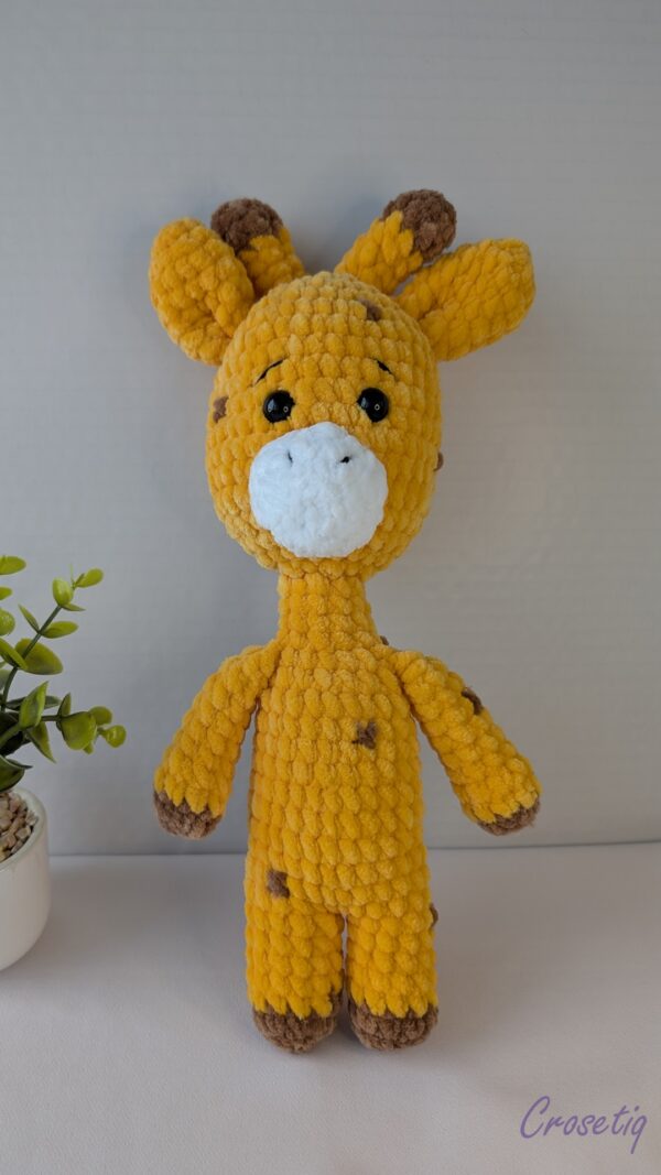 Girafa crosetata Girafa crosetata - jucarie crosetata handmade, Crosetiq