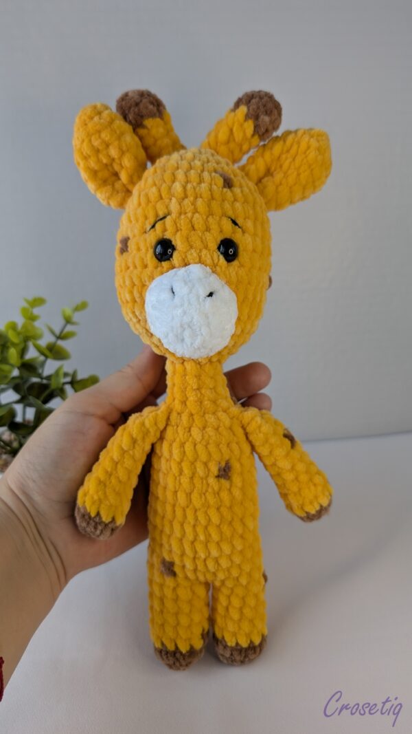 Girafa crosetata Girafa crosetata - jucarie crosetata handmade, Crosetiq