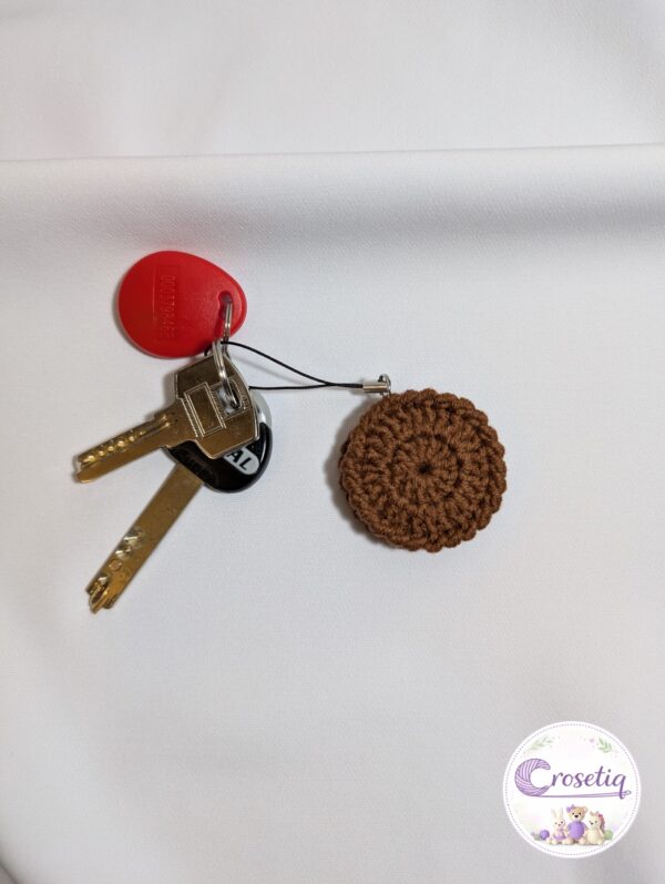 Breloc biscuit crosetat