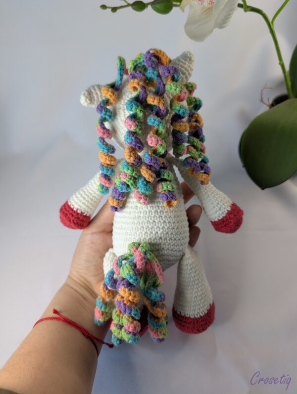 Unicorn crosetat - jucarie crosetata handmade, Crosetiq