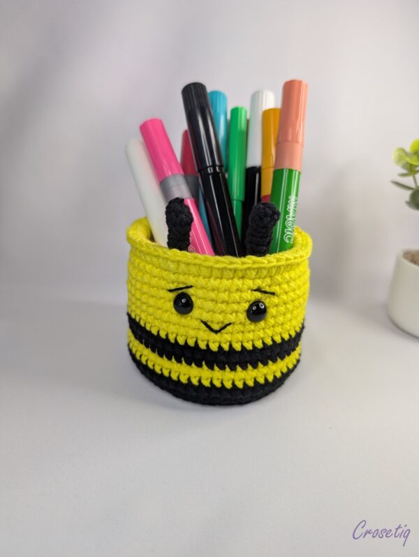 Coșuleț croșetat – model albinuță - produs handmade Crosetiq