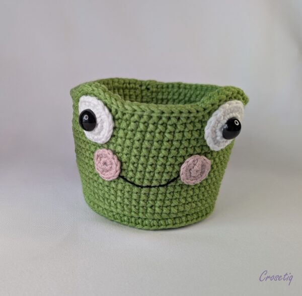 Coșuleț croșetat – model broscuță