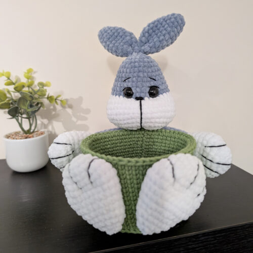 Cosulet crosetat cu decor iepuras