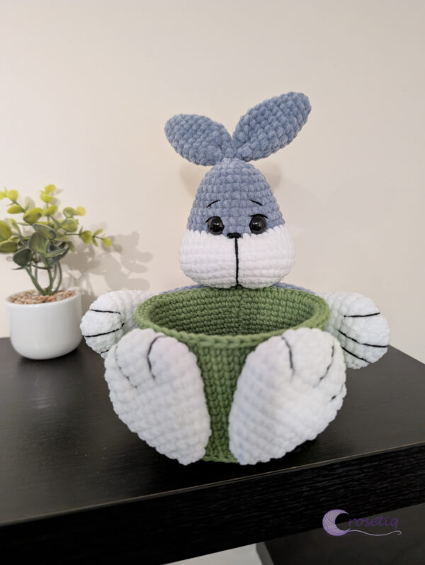 Cosulet crosetat cu decor iepuras