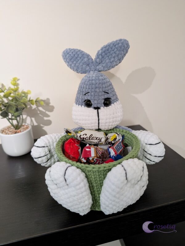 Cosulet crosetat cu decor iepuras