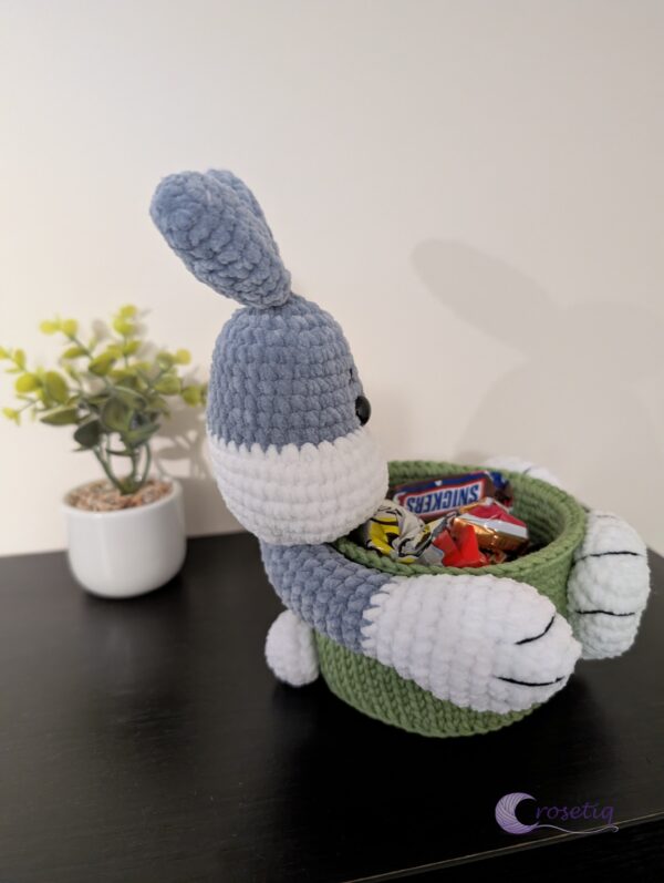 Cosulet crosetat cu decor iepuras