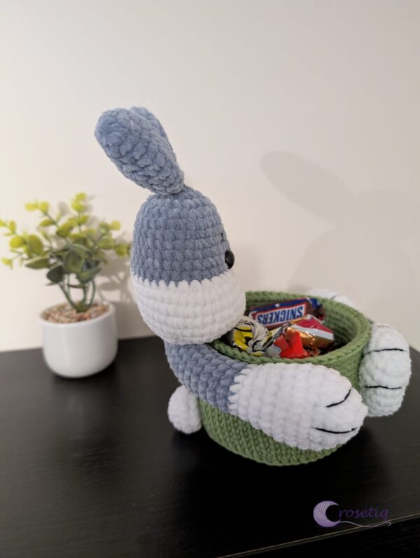 Cosulet crosetat cu decor iepuras