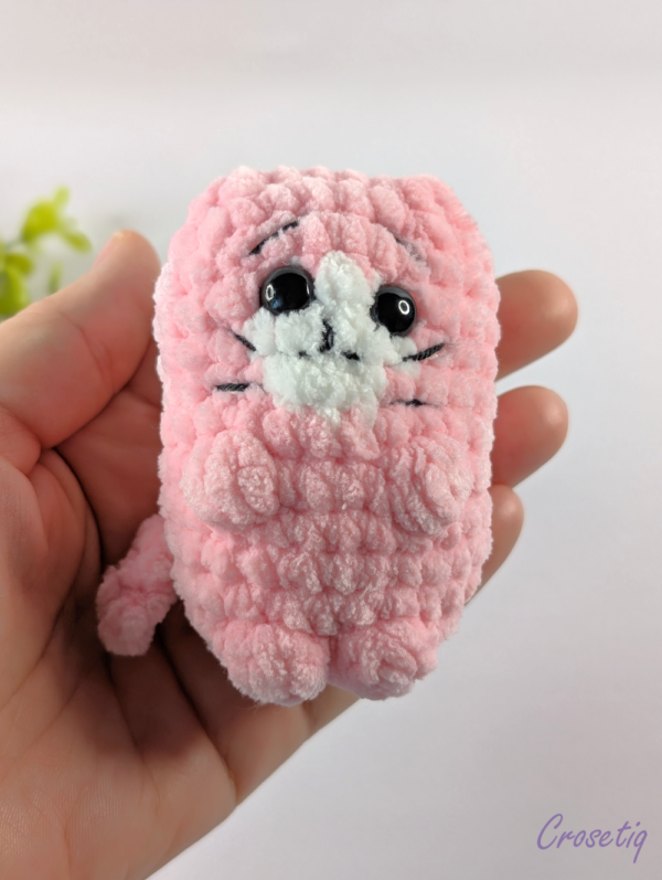 Pisicuță croșetată - breloc crosetat handmade, Crosetiq