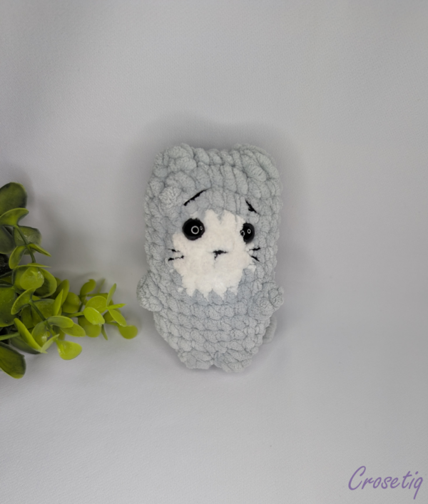 Pisicuță croșetată - breloc crosetat handmade, Crosetiq