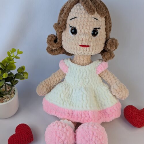 Papușă croșetată Maya - jucarie crosetata handmade, Crosetiq