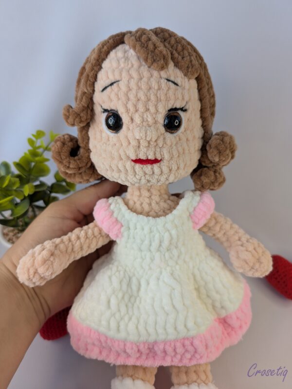 Papușă croșetată Maya - jucarie crosetata handmade, Crosetiq