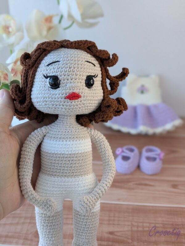 Papușă croșetată Amelia Papușă croșetată Amelia - jucarie crosetata handmade, Crosetiq
