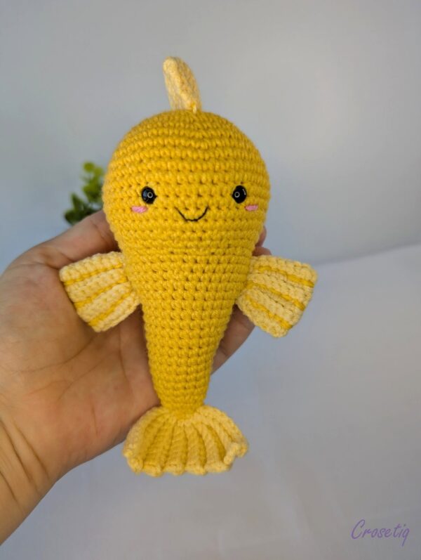 Luigi - peștișor auriu croșetat Luigi - peștișor auriu croșetat - jucarie crosetata handmade, Crosetiq